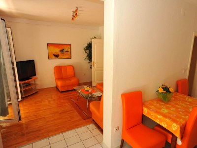 Apartment Two bedroom apartment with terrace and sea view Sutivan, Brač A-16846-a - Outdoor photo 17