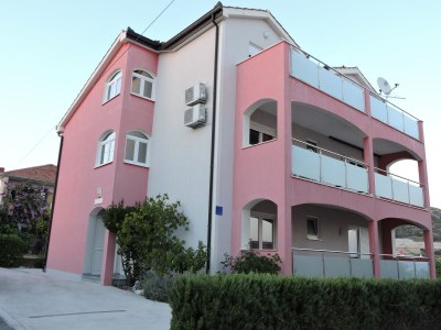 Apartment Two bedroom apartment with balcony and sea view Trogir A-16898-b in Trogir - Apartment