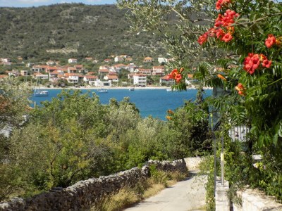 Apartment One bedroom apartment with terrace and sea view Vinišće, Trogir A-16928-a - Outdoor photo 10