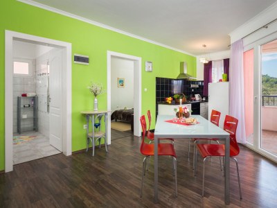 Apartment One bedroom apartment with terrace and sea view Vinišće, Trogir A-16928-a - Outdoor photo 15