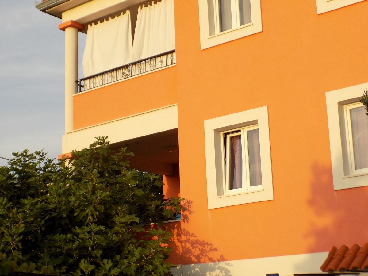 Apartment One bedroom apartment with terrace Vinišće, Trogir A-16928-b - Outdoor photo 3