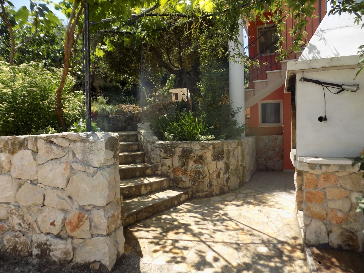 Apartment One bedroom apartment with terrace Vinišće, Trogir A-16928-b - Outdoor photo 4