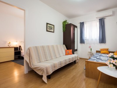 Apartment One bedroom apartment with terrace Vinišće, Trogir A-16928-b - Outdoor photo 11