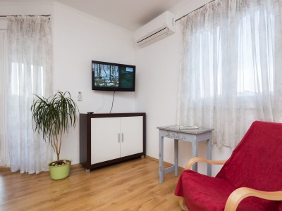 Apartment Two bedroom apartment with terrace and sea view Vinišće, Trogir A-16928-c - Outdoor photo 12