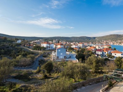 Apartment Two bedroom apartment with terrace and sea view Vinišće, Trogir A-16928-c - Outdoor photo 26