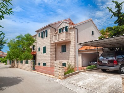 Apartment Two bedroom apartment with balcony and sea view Postira, Brač A-15242-a - Outdoor photo 3
