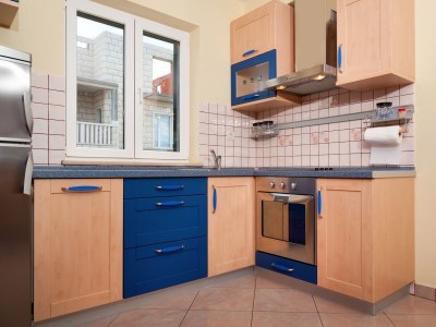 Apartment Two bedroom apartment with balcony and sea view Postira, Brač A-15242-a - Outdoor photo 8