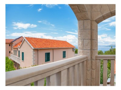 Apartment Two bedroom apartment with balcony and sea view Postira, Brač A-15242-a - Outdoor photo 14