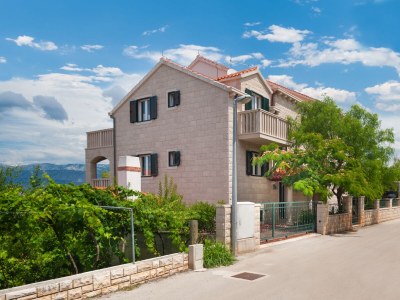 Apartment Two bedroom apartment with balcony and sea view Postira, Brač A-15242-c - Outdoor photo 3