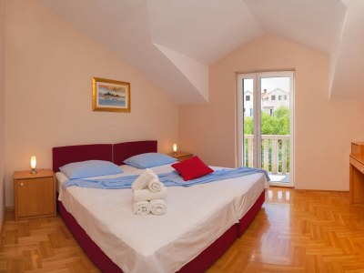 Apartment Two bedroom apartment with balcony and sea view Postira, Brač A-15242-c - Outdoor photo 10