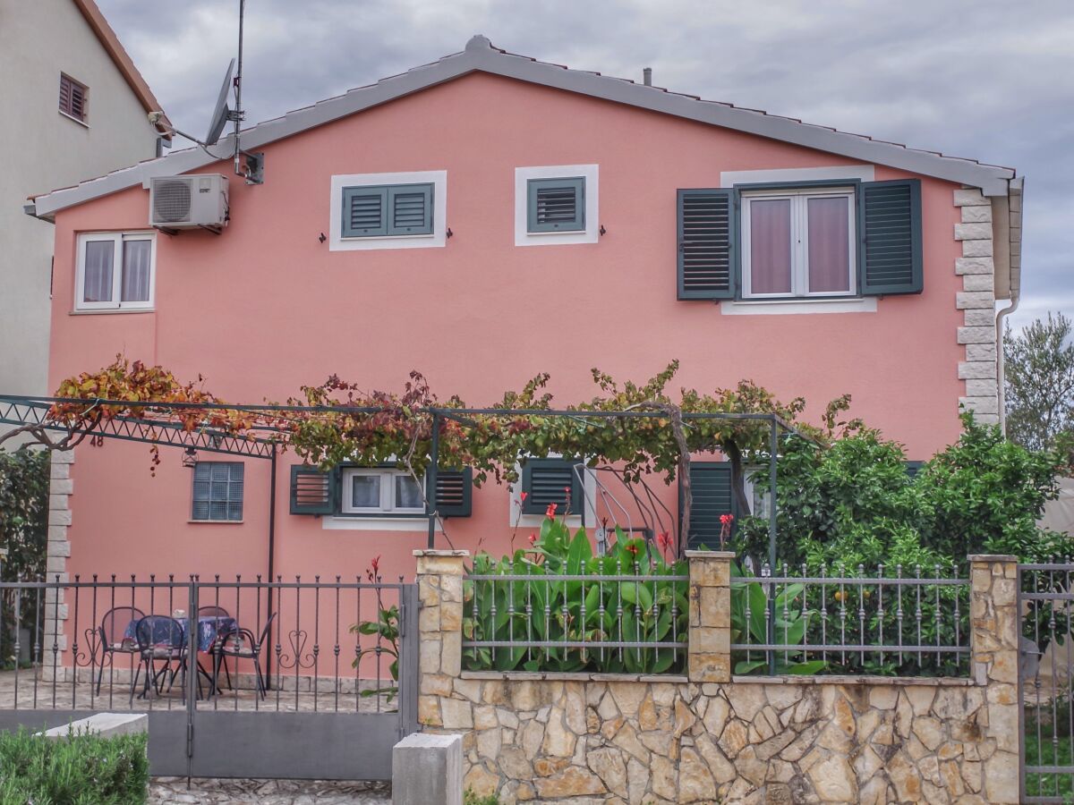 Apartment Two bedroom apartment with terrace Rogoznica A-15876-a - Outdoor photo 4