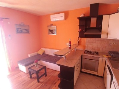Apartment Two bedroom apartment with balcony and sea view Brist, Makarska A-15443-b - Outdoor photo 10