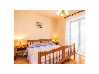 Apartment Three bedroom apartment with terrace and sea view Novi Vinodolski A-15946-a - Outdoor photo 12