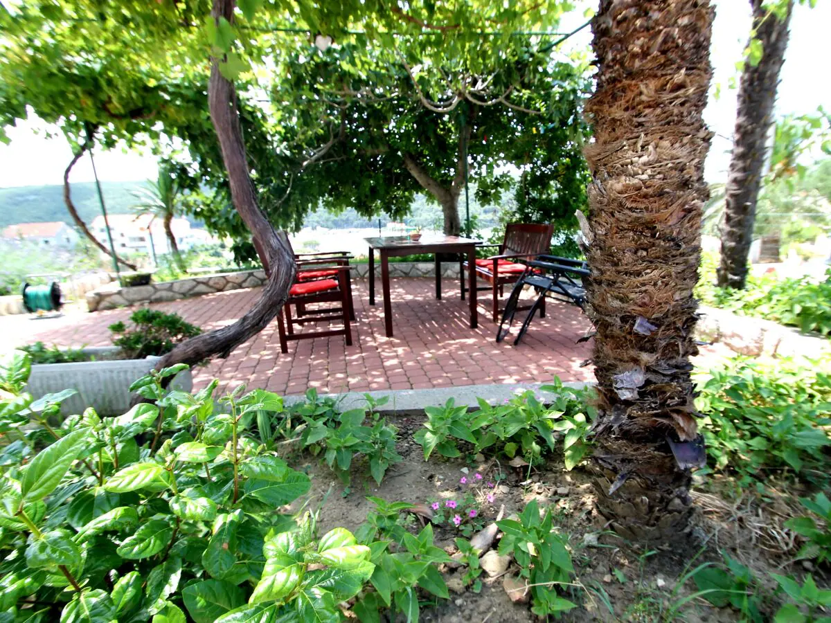 Apartment Two bedroom apartment with terrace and sea view Kampor, Rab A-15518-a