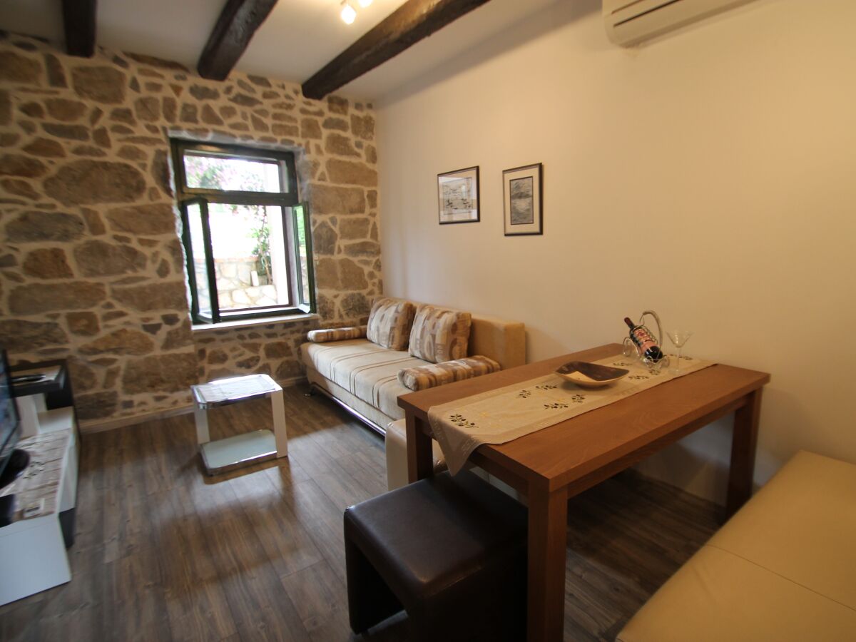 Apartment Two bedroom apartment with terrace Kampor, Rab A-15518-b