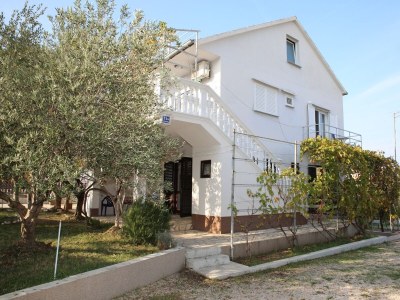 Apartment Three bedroom apartment with air-conditioning Vodice A-16190-a - Outdoor photo 3