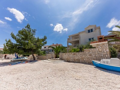 Apartment Two bedroom apartment near beach Arbanija, Čiovo A-14825-a - Outdoor photo 3