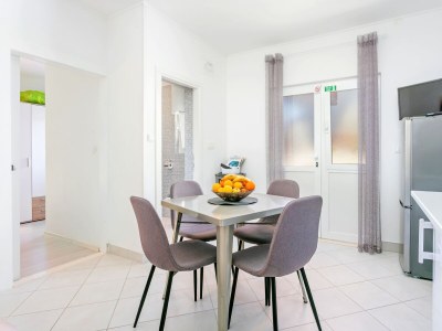 Apartment One bedroom apartment with terrace Marina, Trogir A-17013-b in Marina - Apartment