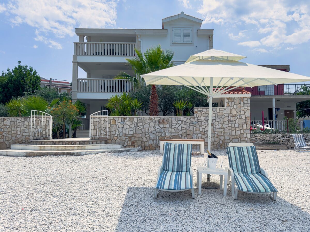 Apartment Two bedroom apartment near beach Arbanija, Čiovo A-14825-c - Outdoor photo 2