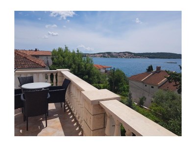 Apartment One bedroom apartment with terrace and sea view Okrug Gornji, Čiovo A-17032-a in Okrug Gornji - Apartment