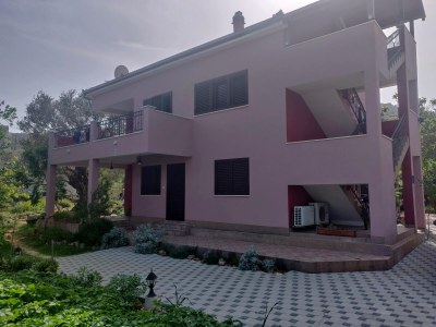 Apartment One bedroom apartment with balcony and sea view Vinišće, Trogir A-17062-b in Vinisce - Apartment