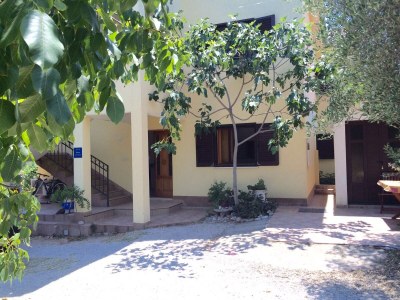 Apartment One bedroom apartment with balcony and sea view Vinišće, Trogir A-17062-b - Outdoor photo 3