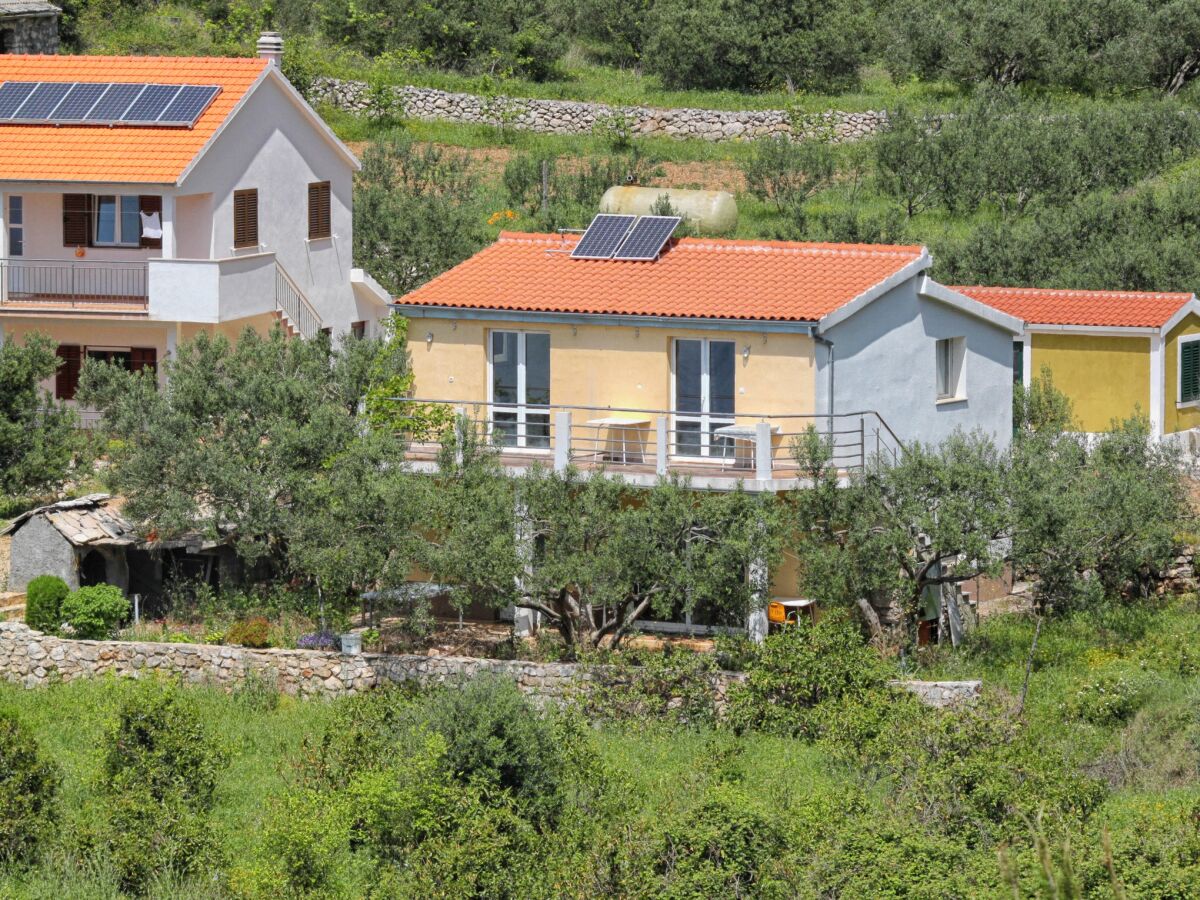 Apartment Two bedroom apartment near beach Cove Skozanje, Hvar A-14899-a