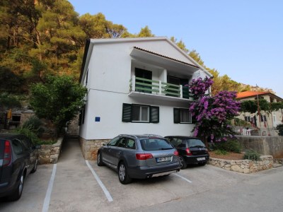 Apartment Two bedroom apartment with balcony and sea view Cove Vela Stiniva, Hvar A-17075-b in Zastražišće - Apartment