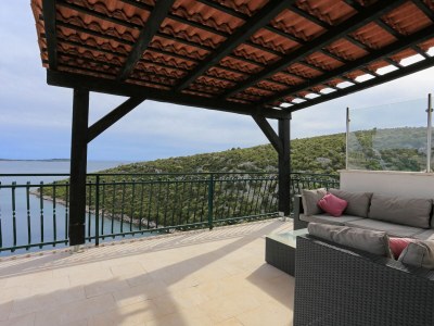 Apartment Two bedroom apartment with terrace and sea view Cove Ljubljeva, Trogir A-17122-a in Vinišće - Apartment