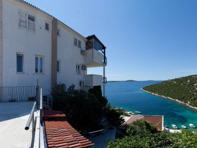 Apartment Two bedroom apartment with terrace and sea view Cove Ljubljeva, Trogir A-17122-a - Outdoor photo 3