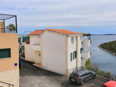 Apartment Two bedroom apartment with terrace and sea view Cove Ljubljeva, Trogir A-17122-c - Outdoor photo 5