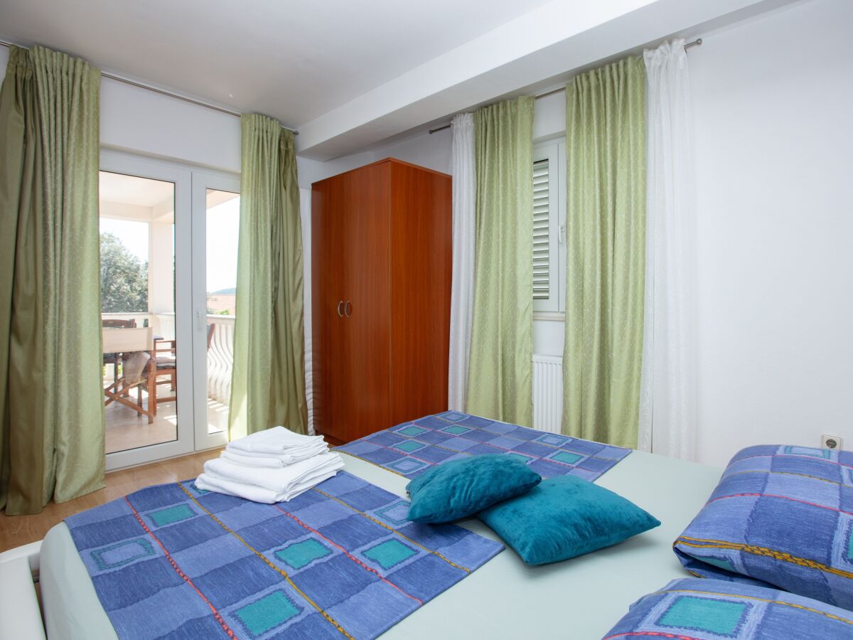 Apartment Two bedroom apartment with terrace and sea view Rogoznica A-17129-b