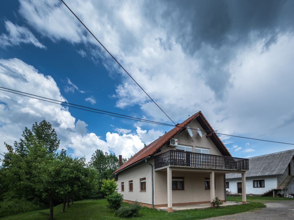 Apartment Two bedroom apartment with terrace Smoljanac, Plitvice A-14979-b - Outdoor photo 2