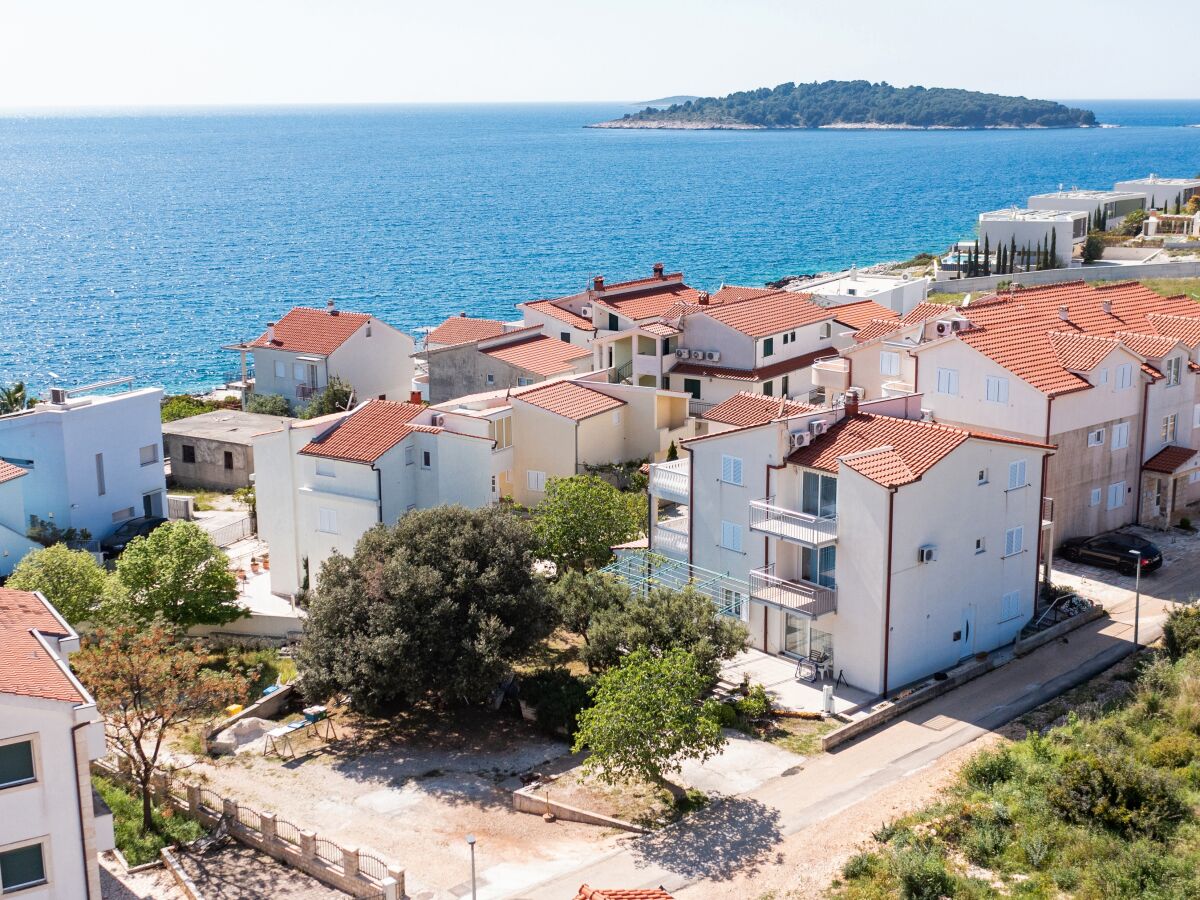 Apartment One bedroom apartment with terrace and sea view Rogoznica A-17129-c - Outdoor photo 4