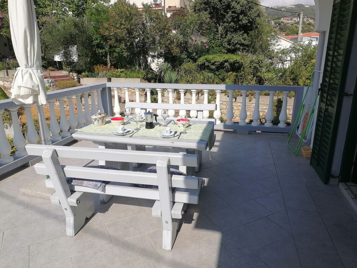 Apartment Two bedroom apartment with terrace Palit, Rab A-14996-a
