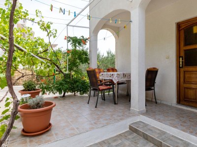 Apartment Two bedroom apartment near beach Pisak, Omiš A-15177-b - Outdoor photo 3