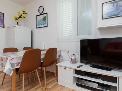 Apartment Two bedroom apartment near beach Pisak, Omiš A-15177-b - Outdoor photo 12