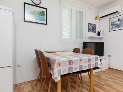 Apartment Two bedroom apartment near beach Pisak, Omiš A-15177-b - Outdoor photo 13