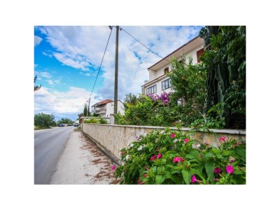 Apartment Two bedroom apartment near beach Arbanija, Čiovo A-17280-a - Outdoor photo 4