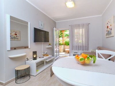 Apartment One bedroom apartment with terrace Mali Lošinj, Lošinj A-15201-a - Outdoor photo 16