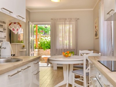 Apartment One bedroom apartment with terrace Mali Lošinj, Lošinj A-15201-a - Outdoor photo 17