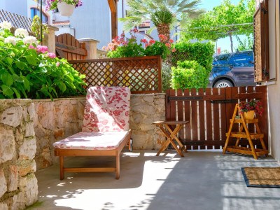 Apartment Two bedroom apartment with terrace Mali Lošinj, Lošinj A-15201-c - Outdoor photo 12