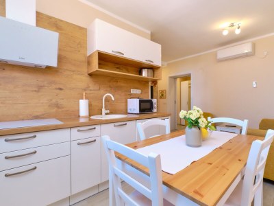 Apartment Two bedroom apartment with terrace Mali Lošinj, Lošinj A-15201-c - Outdoor photo 17