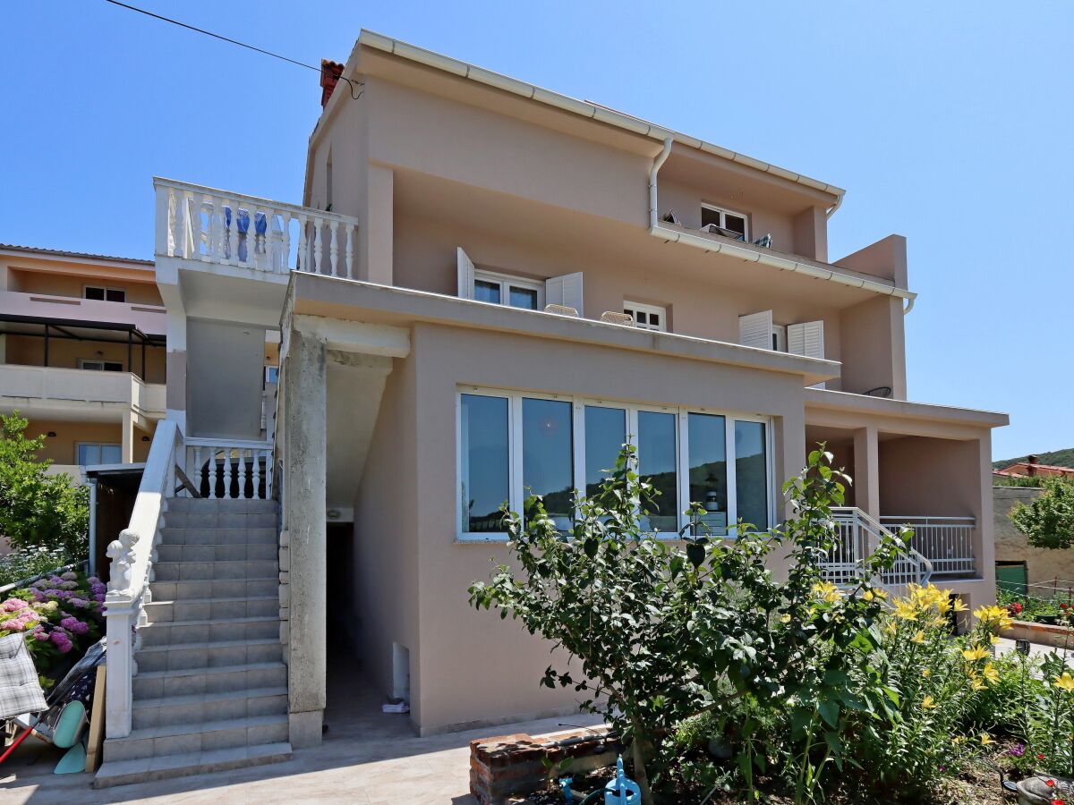 Apartment Two bedroom apartment with terrace Kampor, Rab A-17396-a - Outdoor photo 2