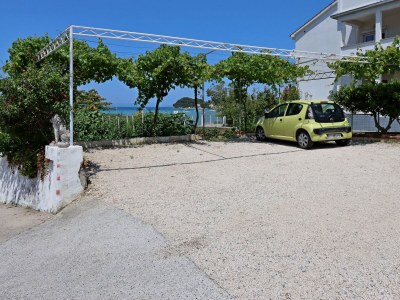 Apartment Two bedroom apartment with terrace Kampor, Rab A-17396-a - Outdoor photo 8