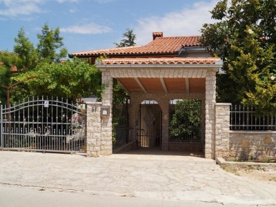 Apartment One bedroom apartment with terrace Banjole, Pula A-17398-c - Outdoor photo 10