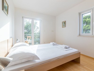 Apartment Three bedroom apartment with balcony and sea view Sutivan, Brač A-15665-a - Outdoor photo 25