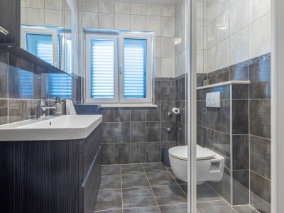 Apartment Three bedroom apartment with balcony and sea view Sutivan, Brač A-15665-a - Outdoor photo 30