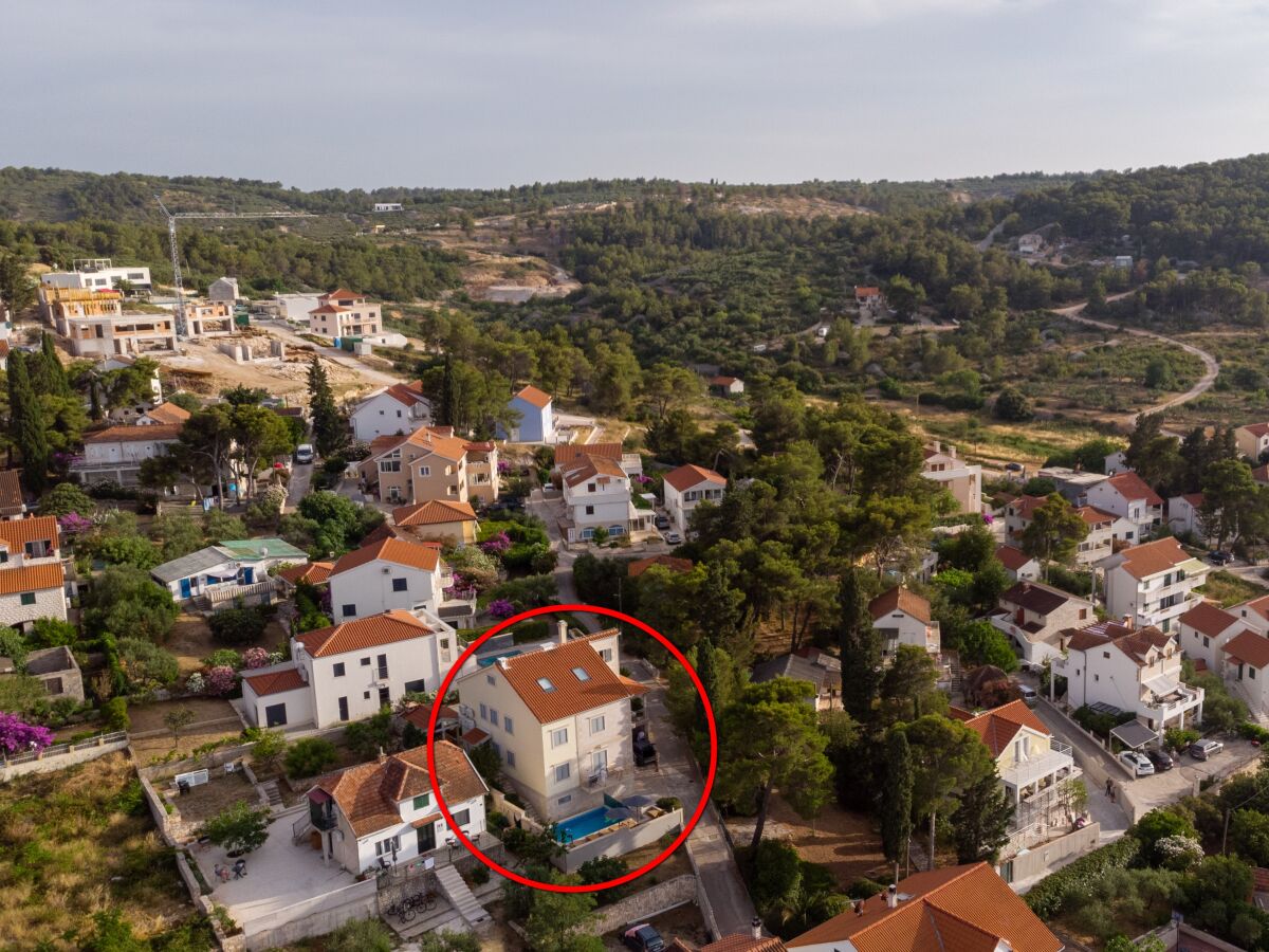 Apartment Two bedroom apartment with air-conditioning Sutivan, Brač A-15665-b