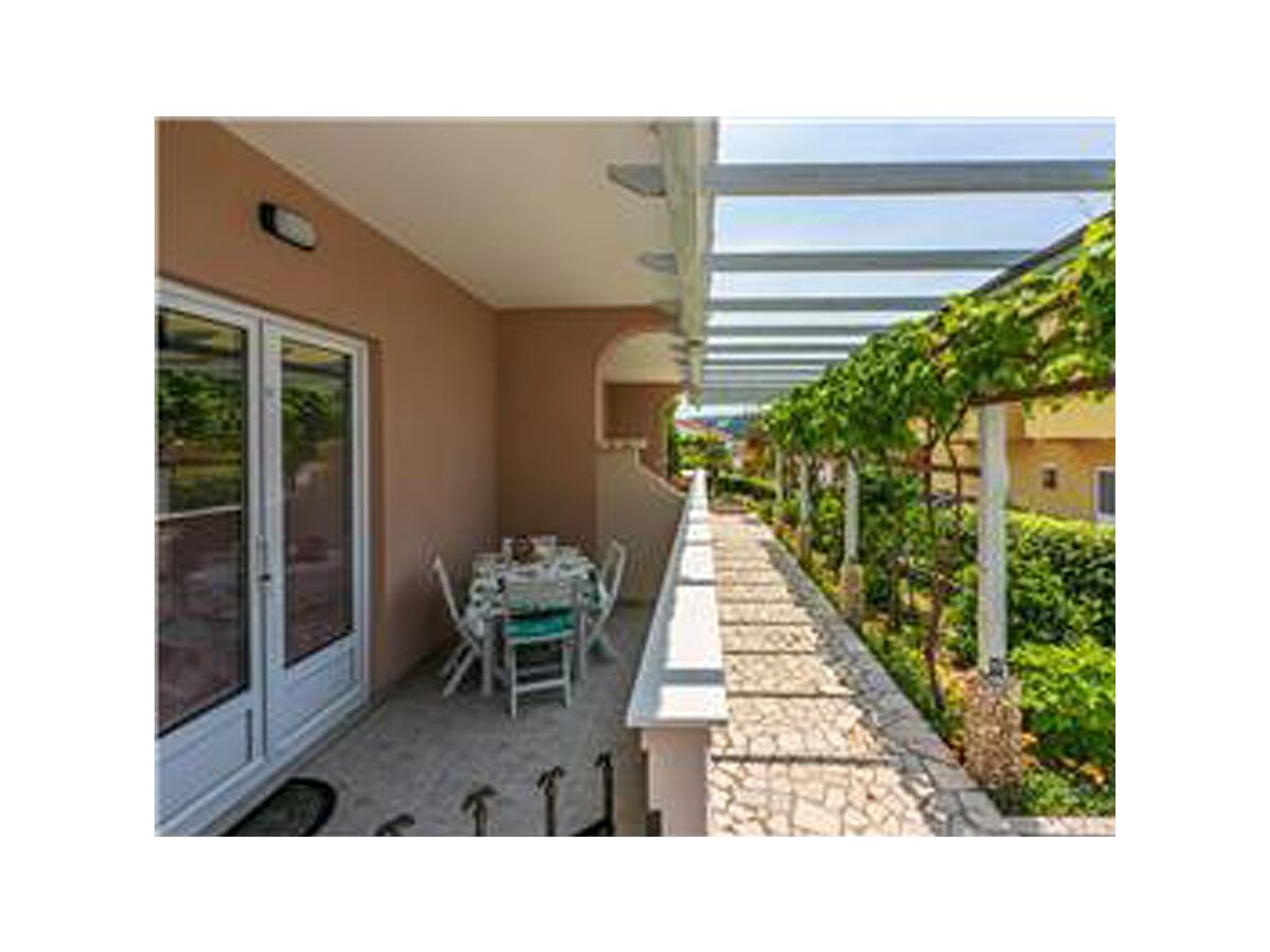 Apartment One bedroom apartment with terrace Lopar, Rab A-18388-b